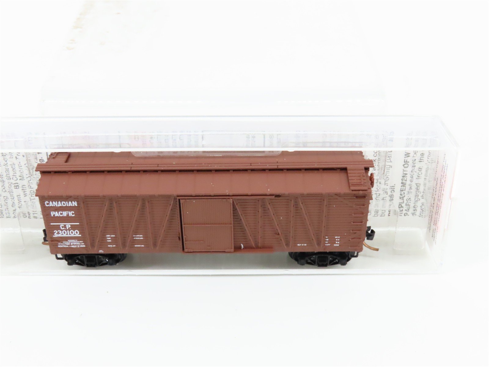 N Scale Micro-Trains 28120 CP Canadian Pacific 40' Box Car 230100 RTR