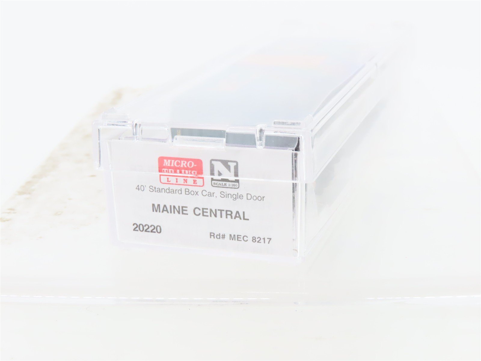 N Scale Micro-Trains 20220 MEC Maine Central 40' Box Car 8217 RTR