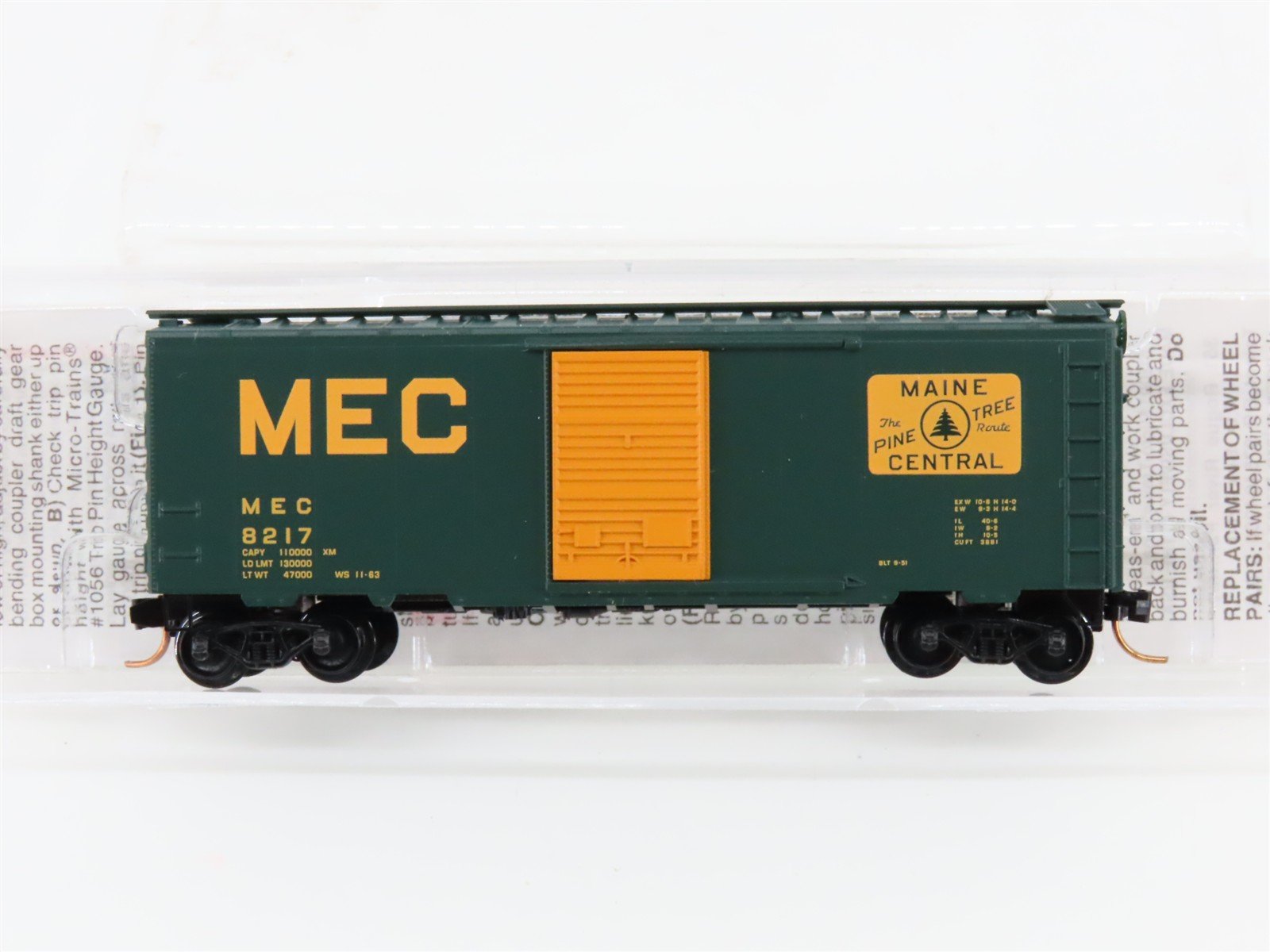 N Scale Micro-Trains 20220 MEC Maine Central 40' Box Car 8217 RTR