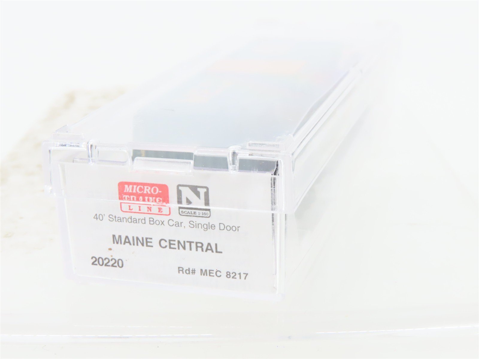 N Scale Micro-Trains 20220 MEC Maine Central 40' Box Car 8217 RTR