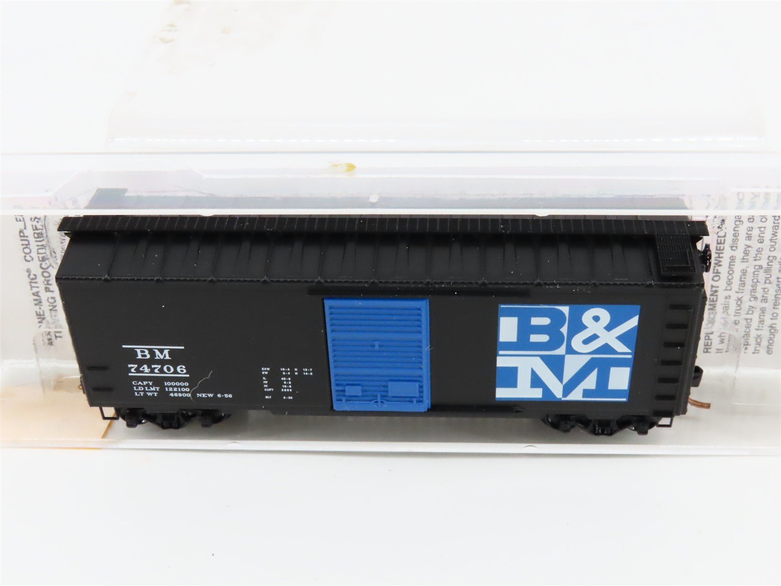 N Scale Micro-Trains 20400 BM Boston & Maine 40' Box Car 74706 RTR