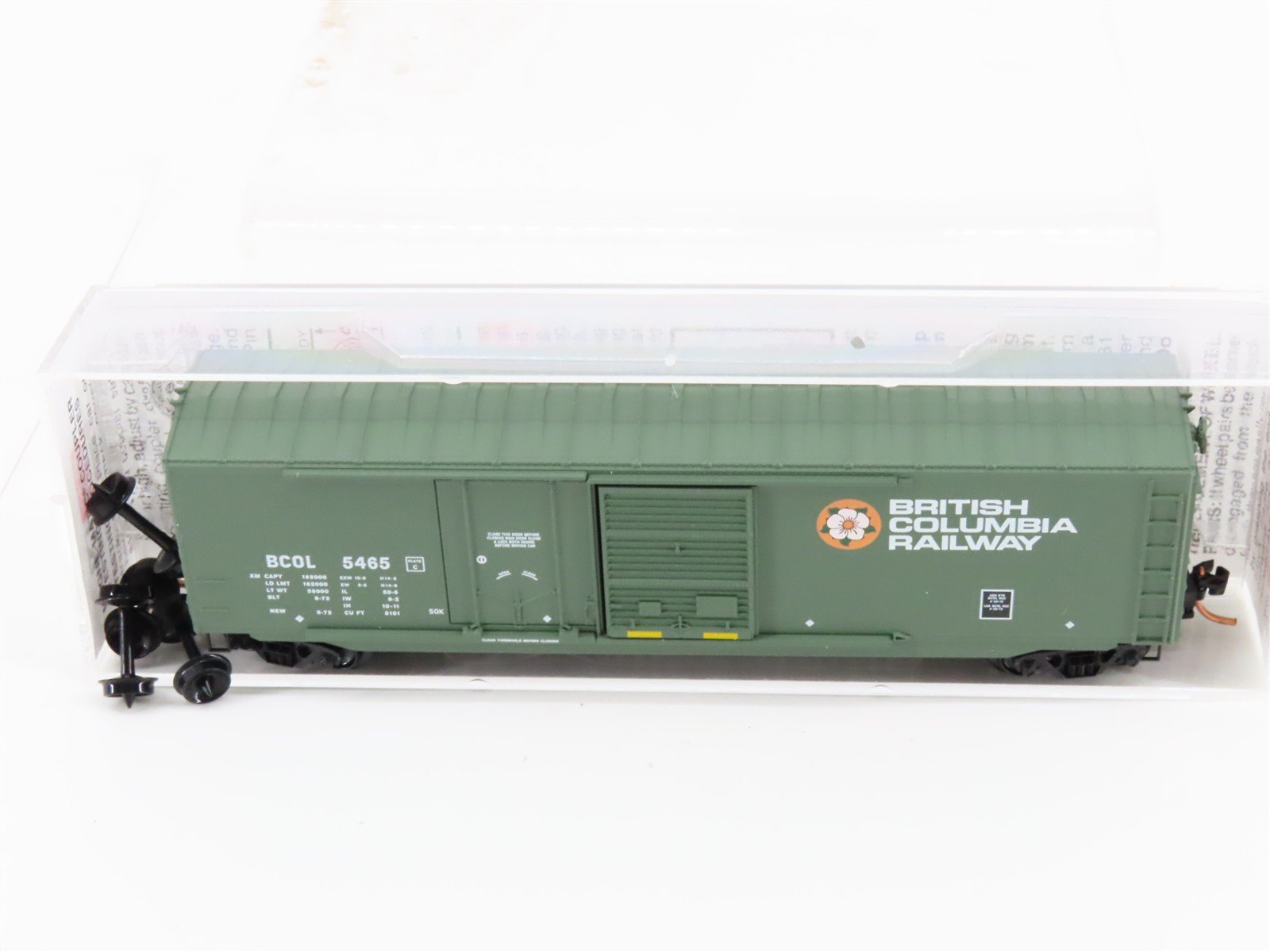 N Scale Micro-Trains 76050 BCOL British Columbia Railway 50' Box Car 5465 RTR