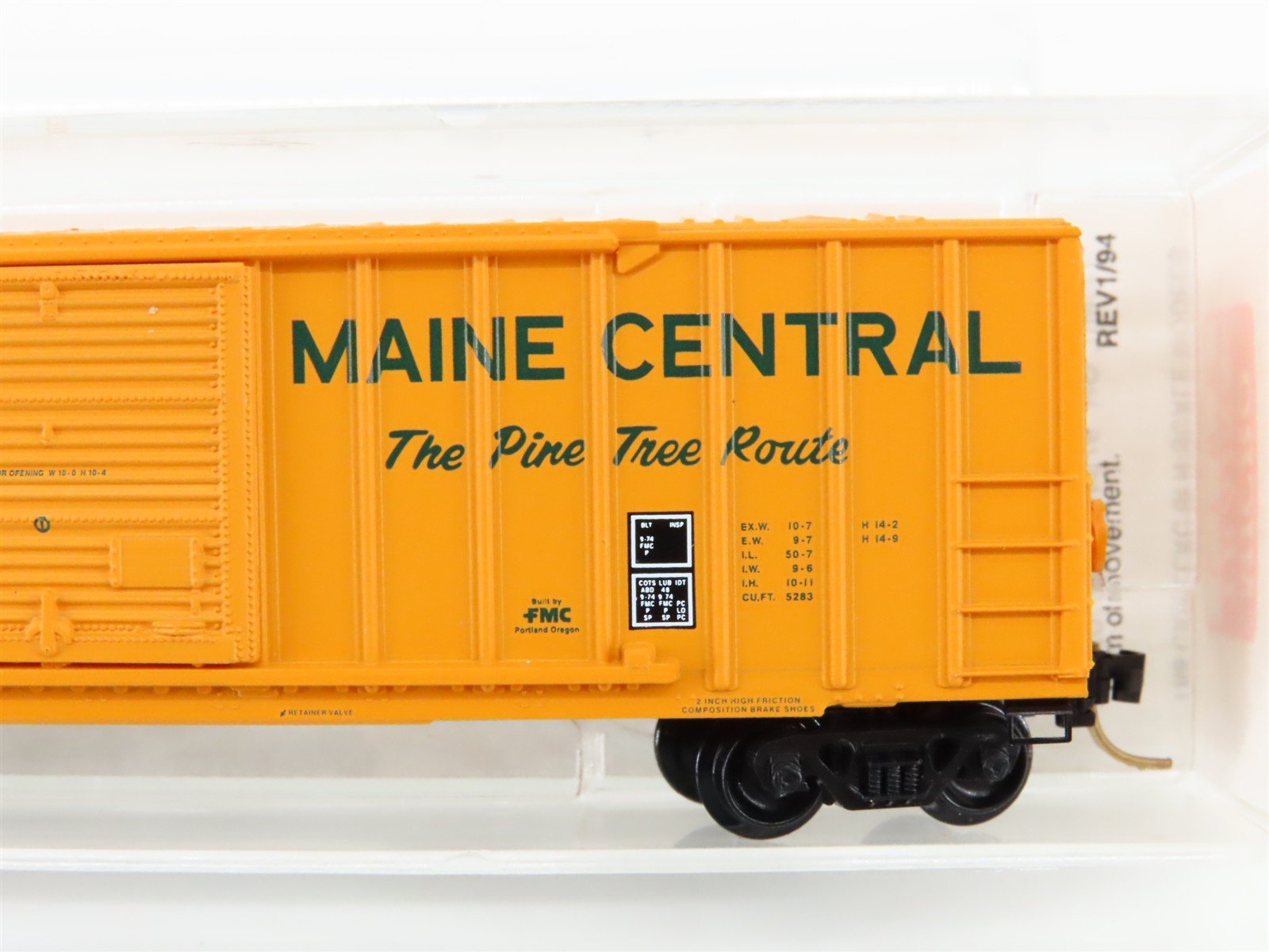 N Scale Micro-Trains 25020 MEC Maine Central 50' Box Car 31011 RTR