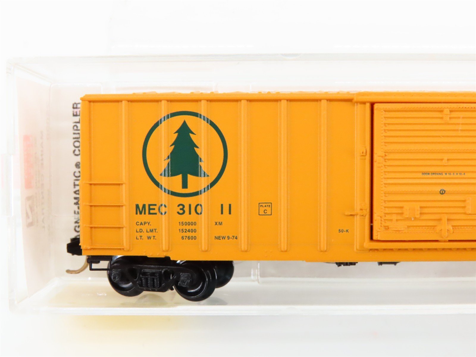 N Scale Micro-Trains 25020 MEC Maine Central 50' Box Car 31011 RTR