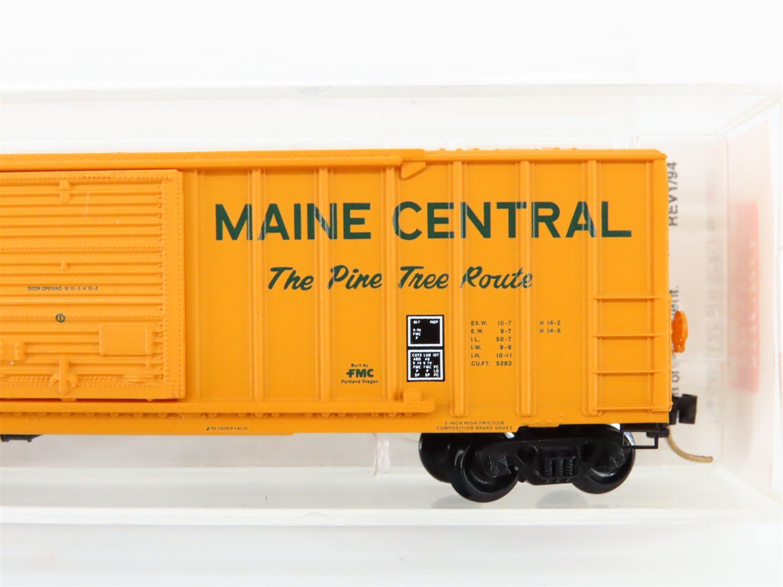 N Scale Micro-Trains 25020 MEC Maine Central 50' Box Car 31011 RTR