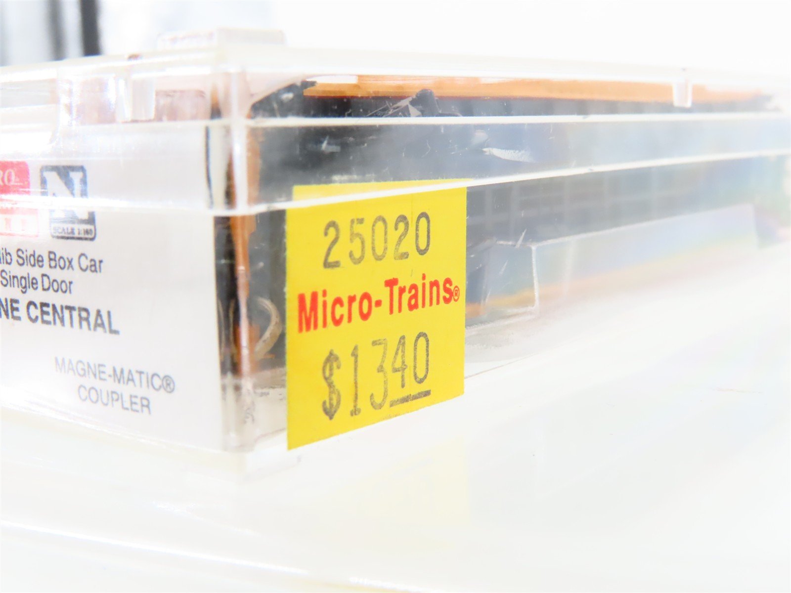 N Scale Micro-Trains 25020 MEC Maine Central 50' Box Car 31011 RTR
