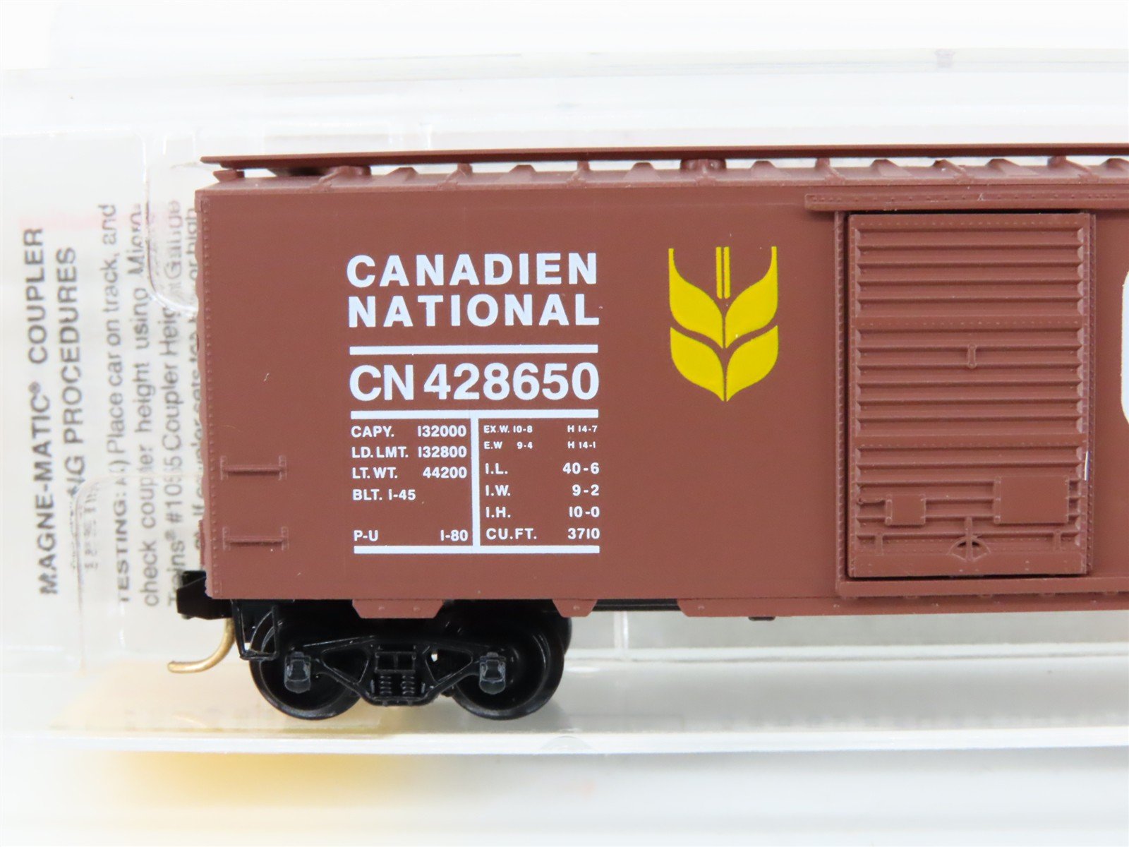N Scale Micro-Trains 20550 CN Canadian National 40' Box Car 428650 RTR