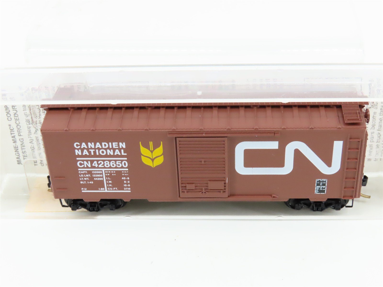 N Scale Micro-Trains 20550 CN Canadian National 40' Box Car 428650 RTR