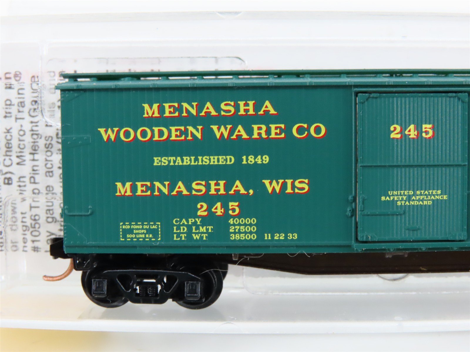 N Scale Micro-Trains 39200 MWWC Menasha Wooden Ware Company 40' Box Car 245 RTR