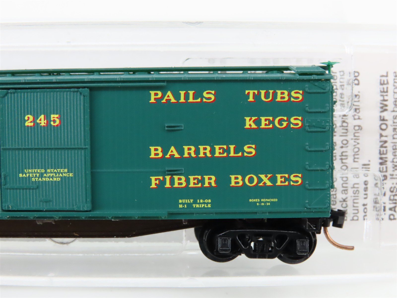 N Scale Micro-Trains 39200 MWWC Menasha Wooden Ware Company 40' Box Car 245 RTR