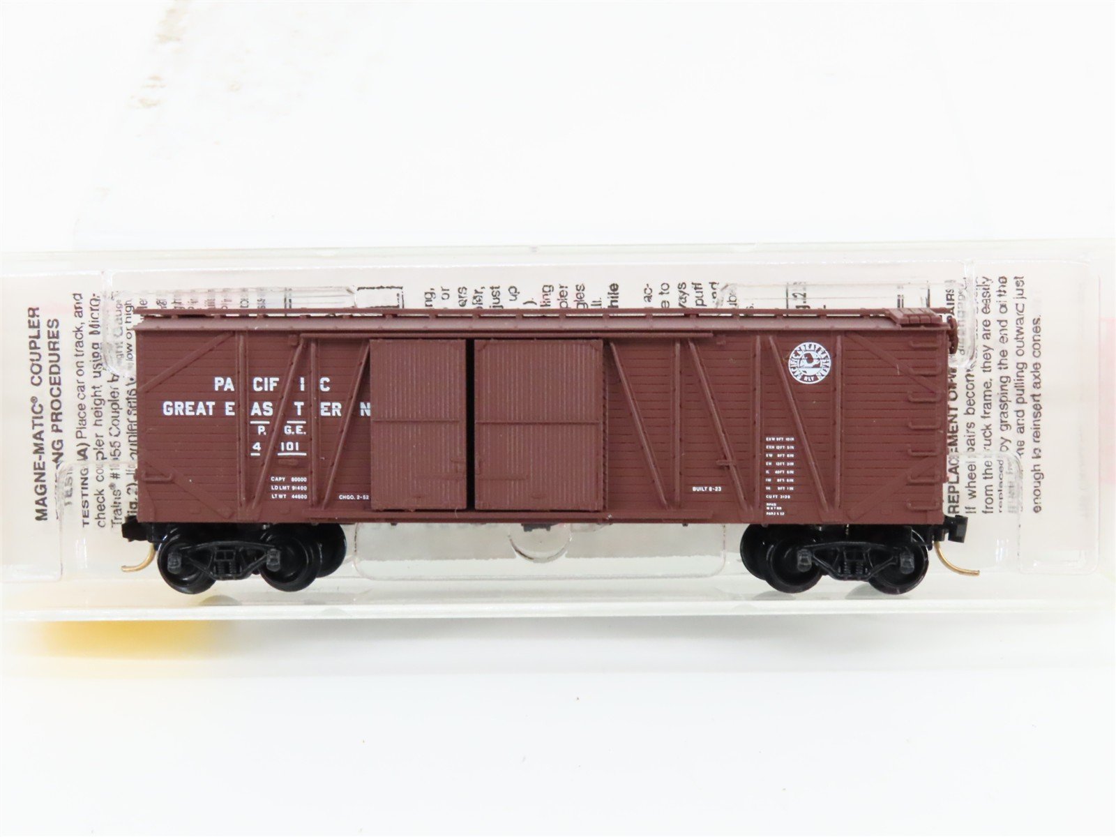 N Scale Micro-Trains 29080 PGE Pacific Great Eastern 40' Box Car 4101 RTR