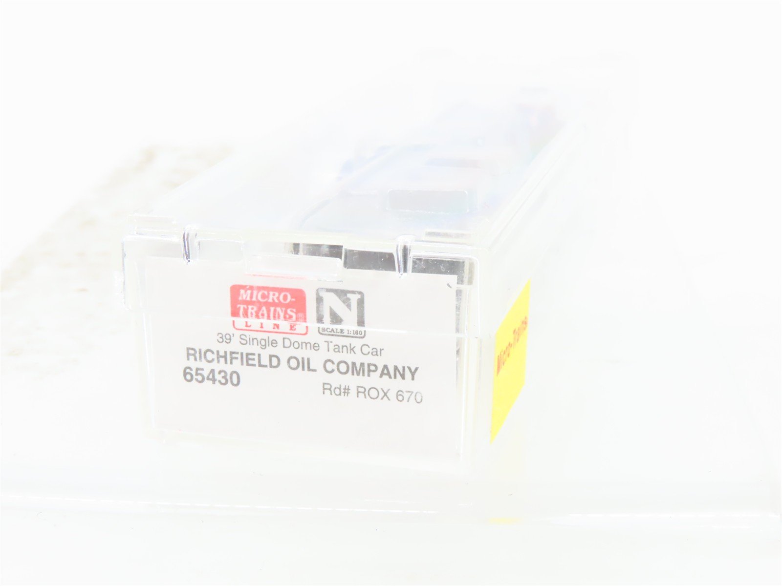 N Scale Micro-Trains 65430 ROX Richfield Oil Company 39' Tank Car 670 RTR