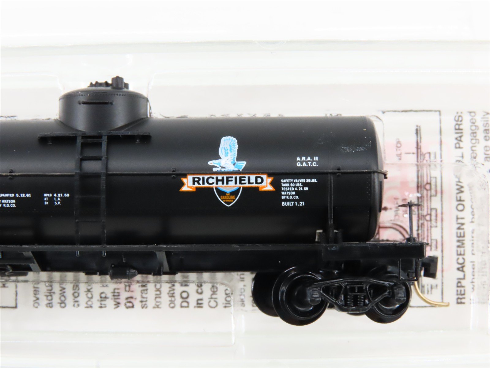 N Scale Micro-Trains 65430 ROX Richfield Oil Company 39' Tank Car 670 RTR