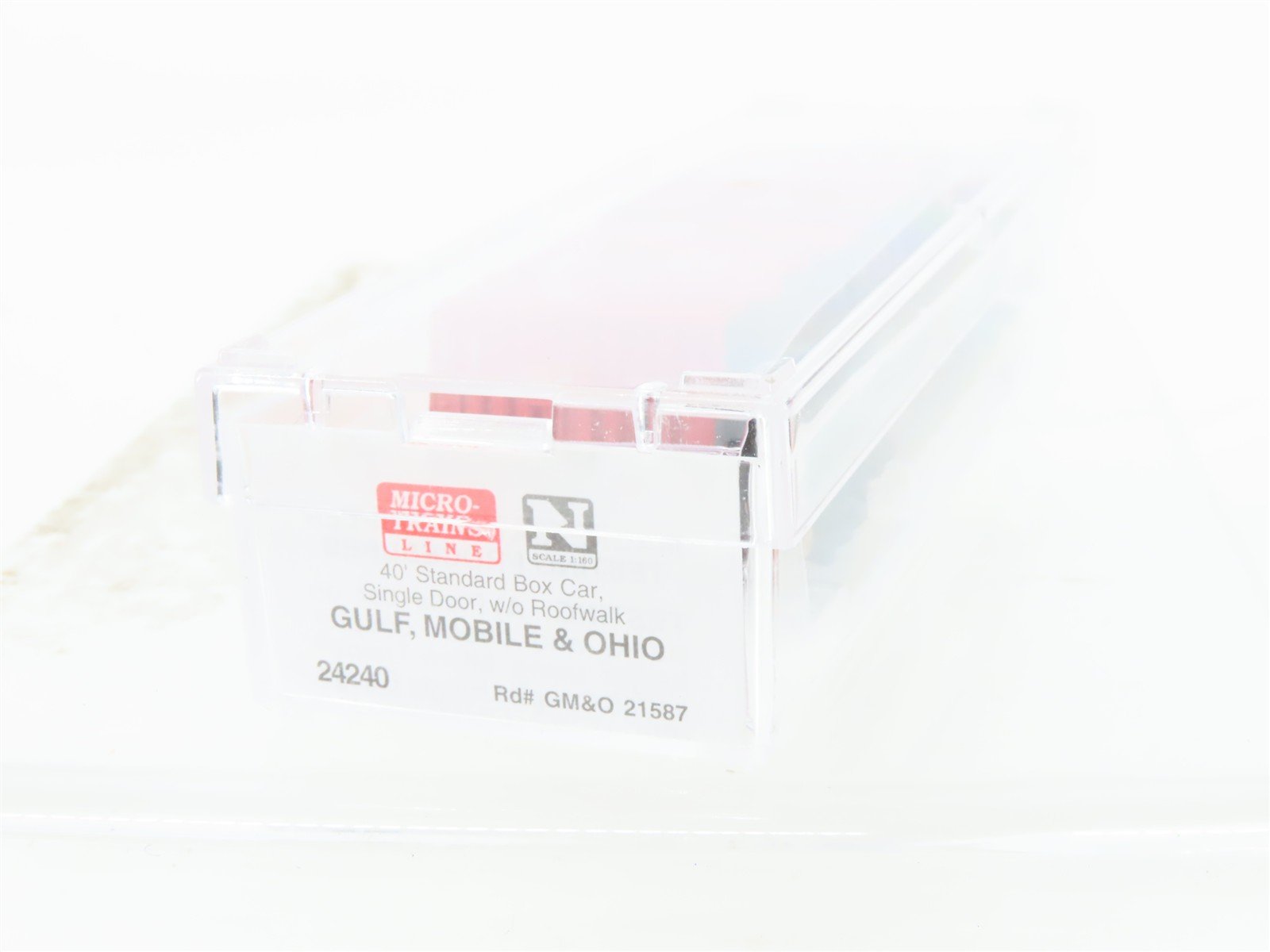 N Scale Micro-Trains 24240 GM&O Gulf, Mobile & Ohio 40' Box Car 21587 RTR