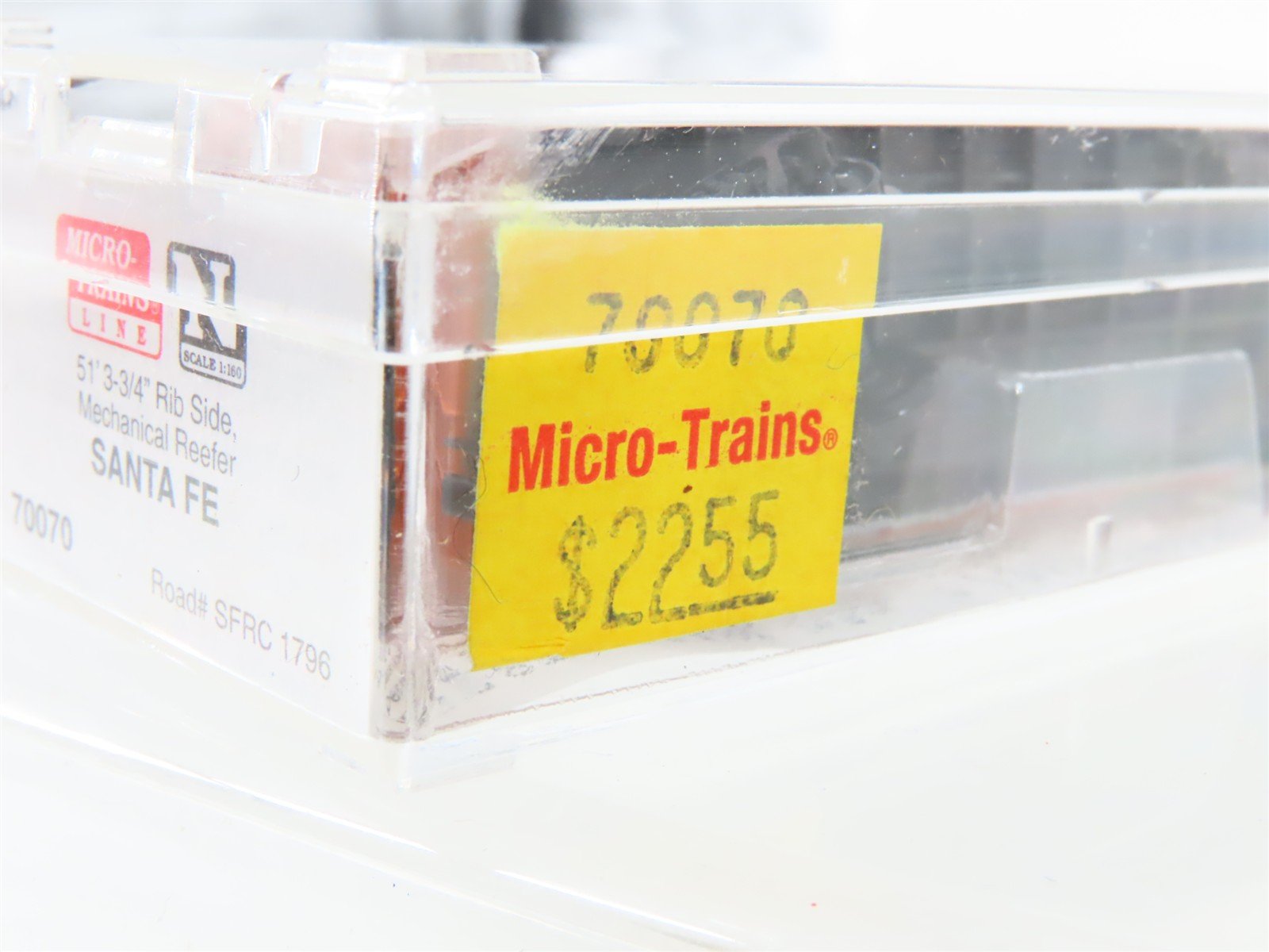 N Scale Micro-Trains 70070 ATSF Santa Fe 51' Reefer 1796 RTR