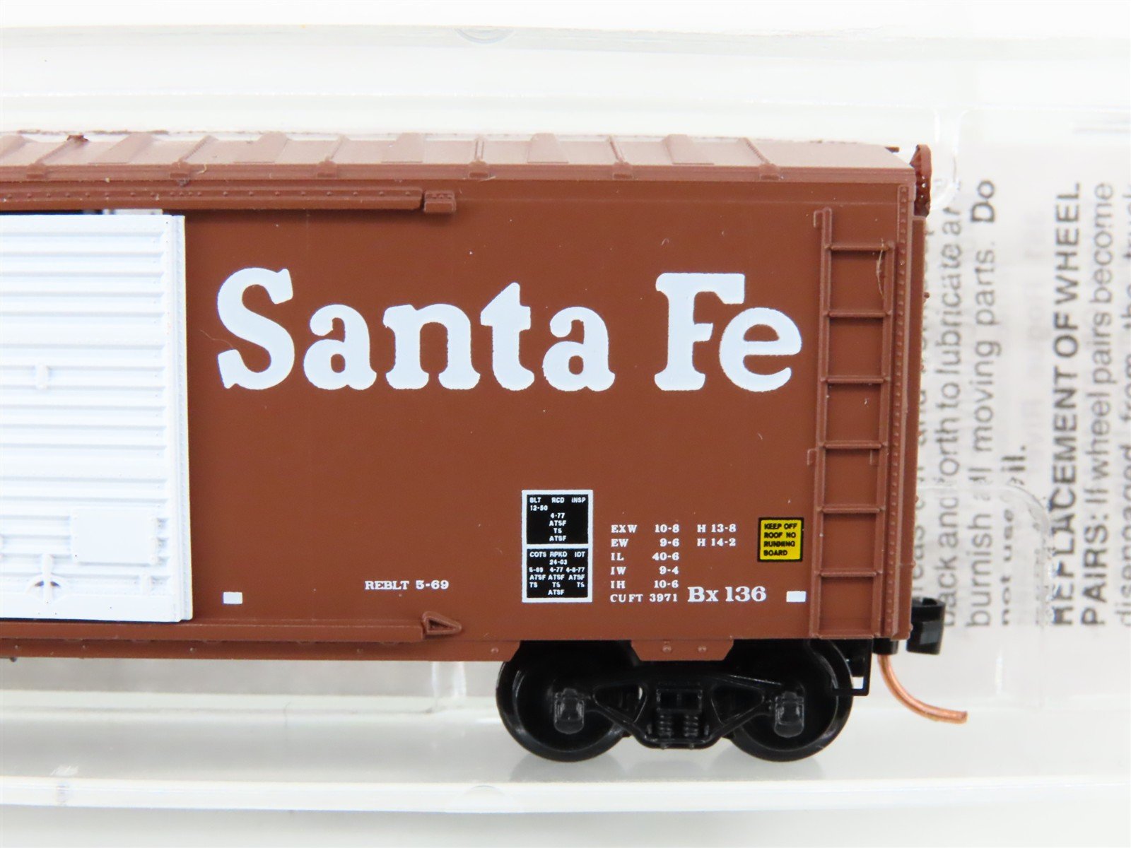 N Scale Micro-Trains 73010 ATSF Santa Fe 40' Box Car 22640 RTR