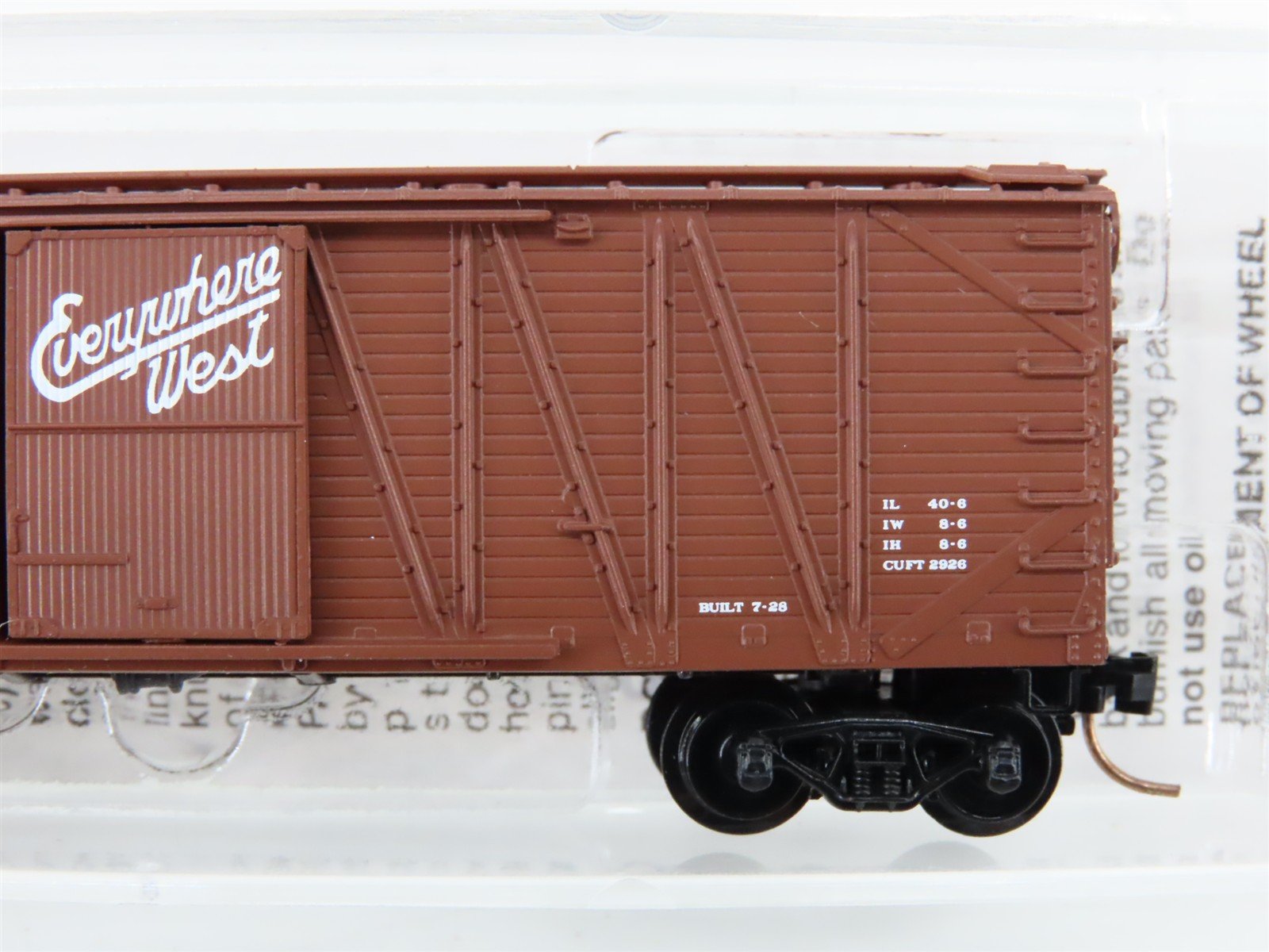 N Scale Micro-Trains 28150 CB&Q Chicago, Burlington & Quincy 40' Box Car RTR