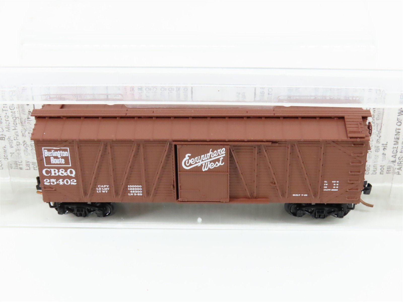 N Scale Micro-Trains 28150 CB&Q Chicago, Burlington & Quincy 40' Box Car RTR