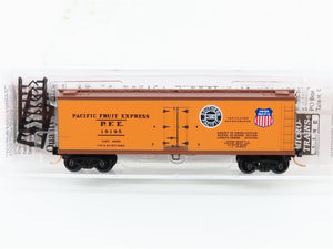 N Scale Micro-Trains MTL 47060 SP UP PFE Pacific Fruit Express 40' Reefer #19195
