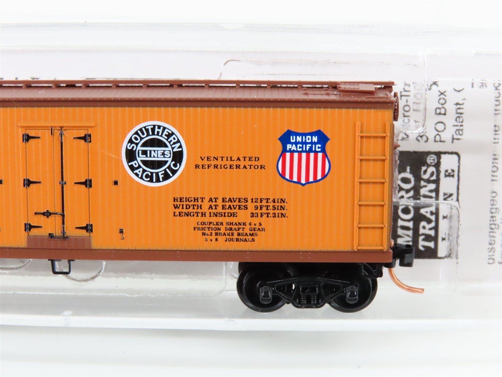 N Scale Micro-Trains MTL 47060 SP UP PFE Pacific Fruit Express 40' Reefer #19195