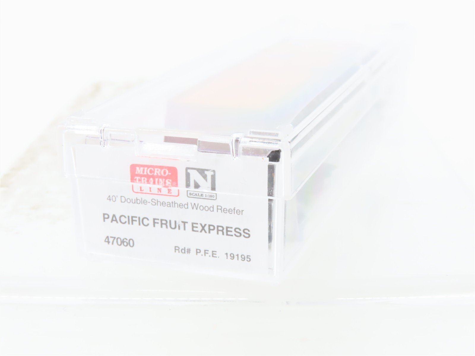 N Scale Micro-Trains MTL 47060 SP UP PFE Pacific Fruit Express 40' Reefer #19195