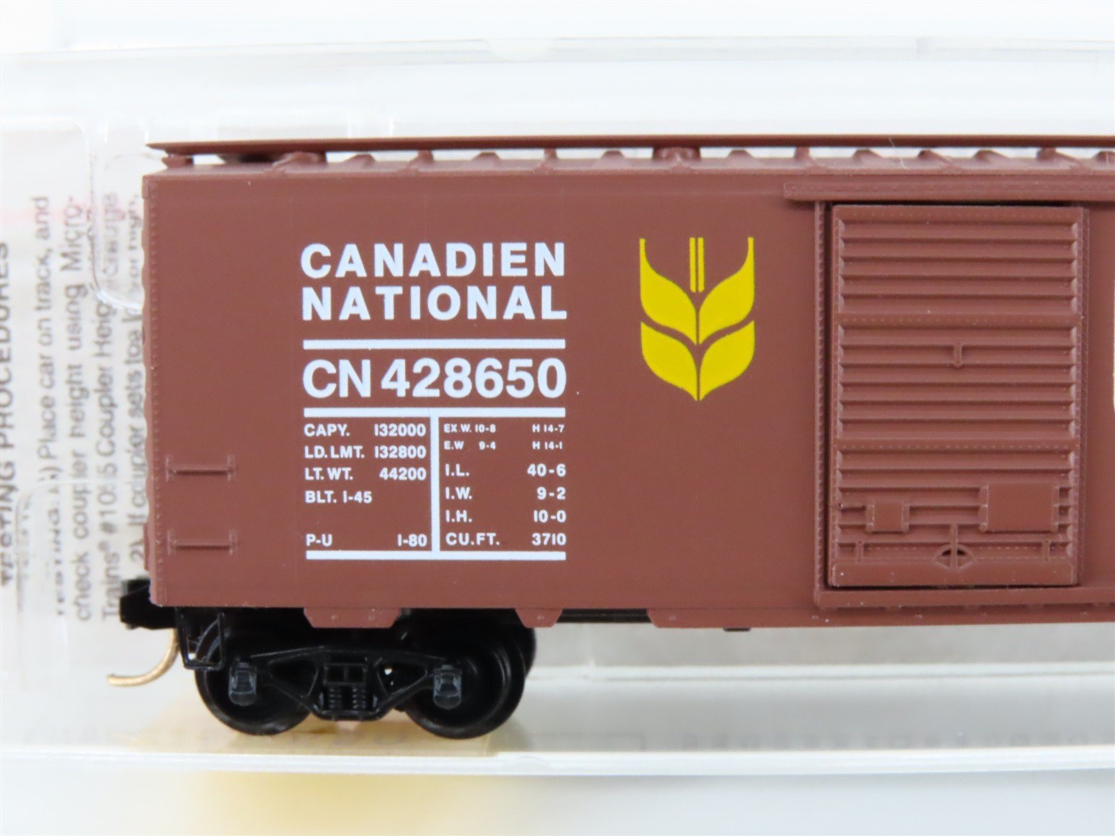 N Scale Micro-Trains MTL 20550 CN Canadian National 40' Box Car #428650