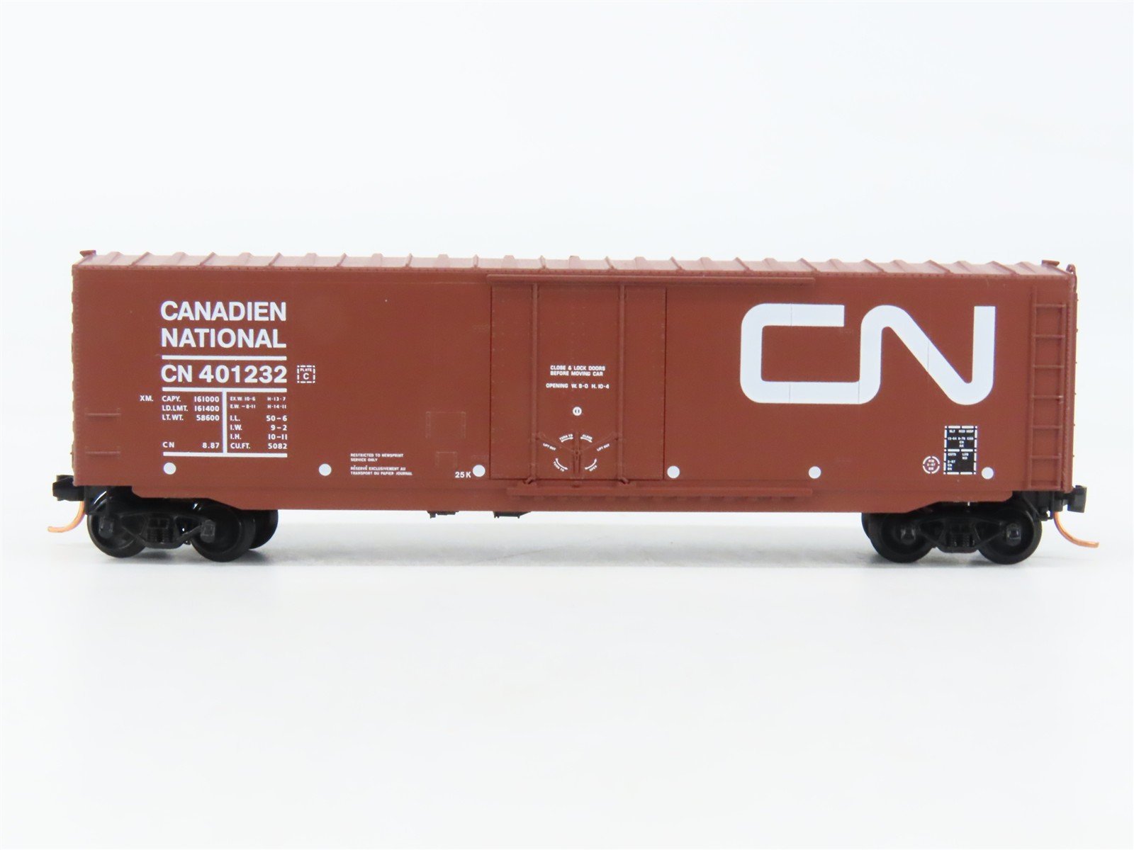 N Scale Micro-Trains 38190 CN Canadian National 50' Plug Door Box Car 401232 RTR