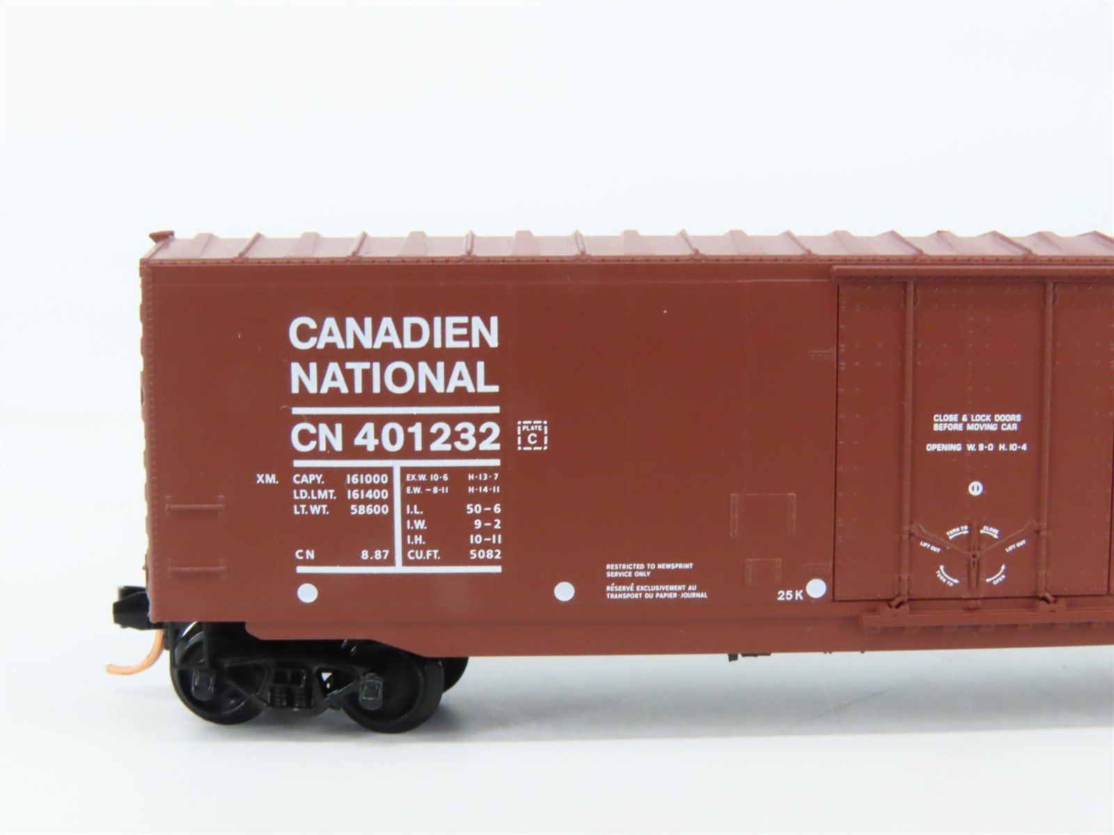 N Scale Micro-Trains 38190 CN Canadian National 50' Plug Door Box Car 401232 RTR
