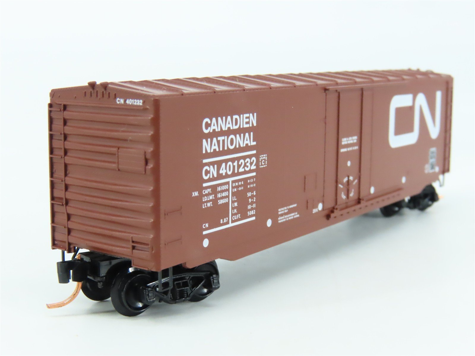 N Scale Micro-Trains 38190 CN Canadian National 50' Plug Door Box Car 401232 RTR