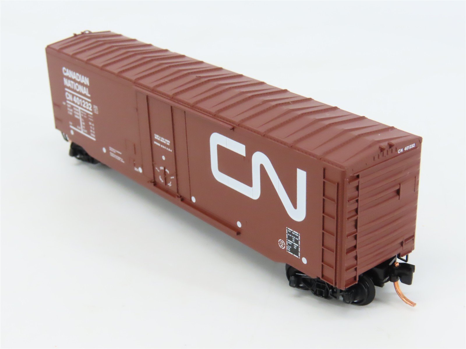 N Scale Micro-Trains 38190 CN Canadian National 50' Plug Door Box Car 401232 RTR