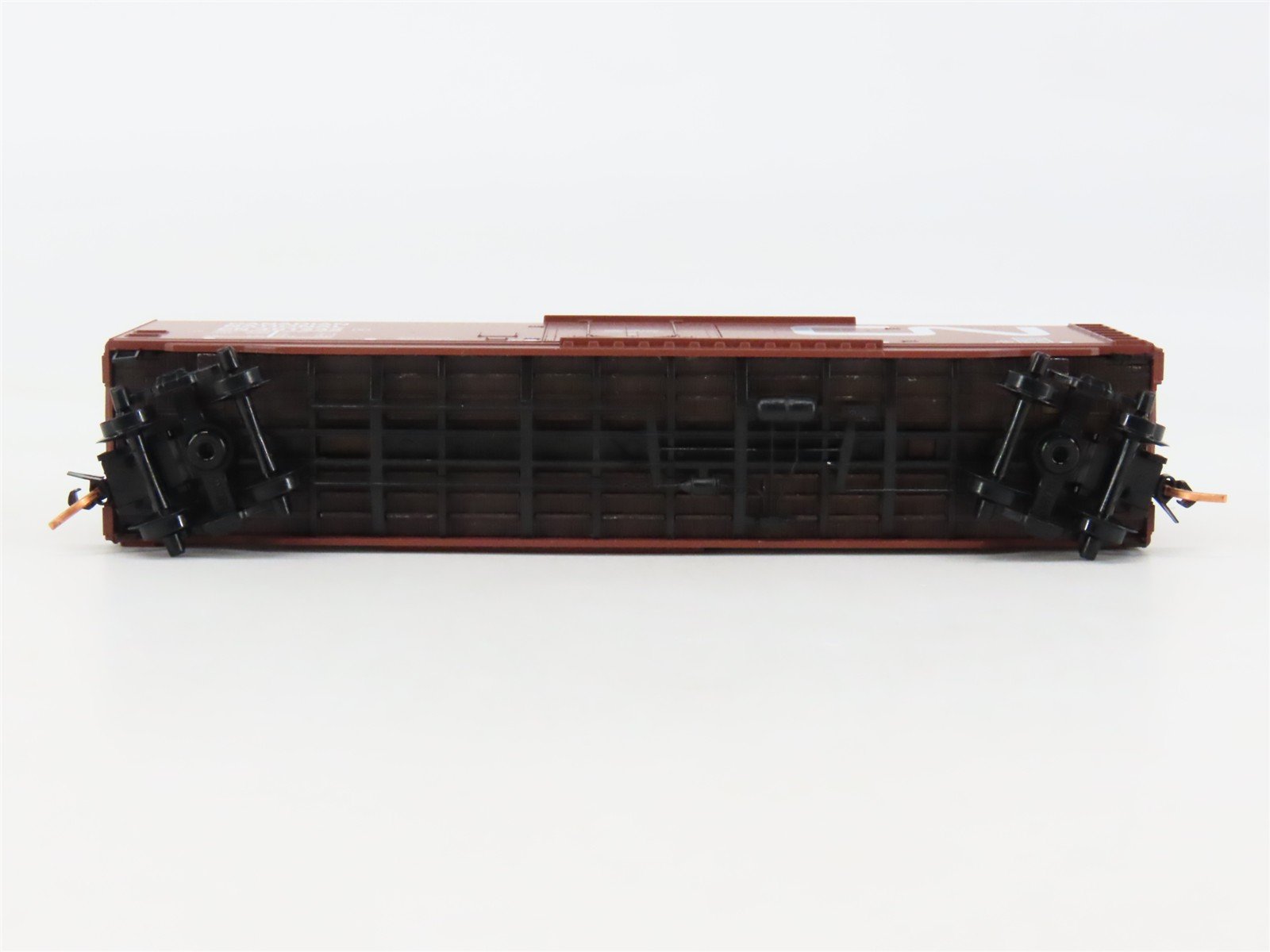 N Scale Micro-Trains 38190 CN Canadian National 50' Plug Door Box Car 401232 RTR