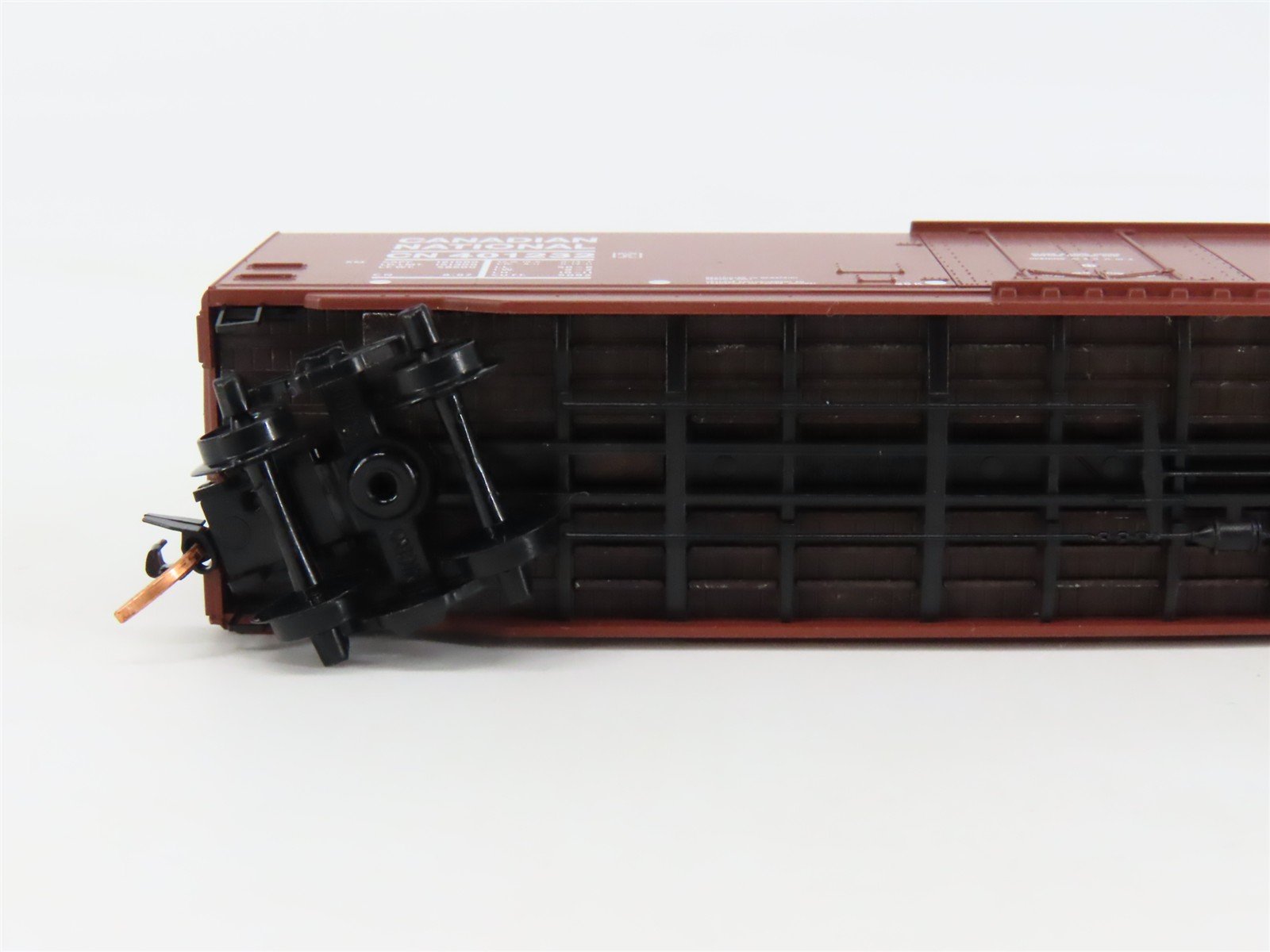 N Scale Micro-Trains 38190 CN Canadian National 50' Plug Door Box Car 401232 RTR