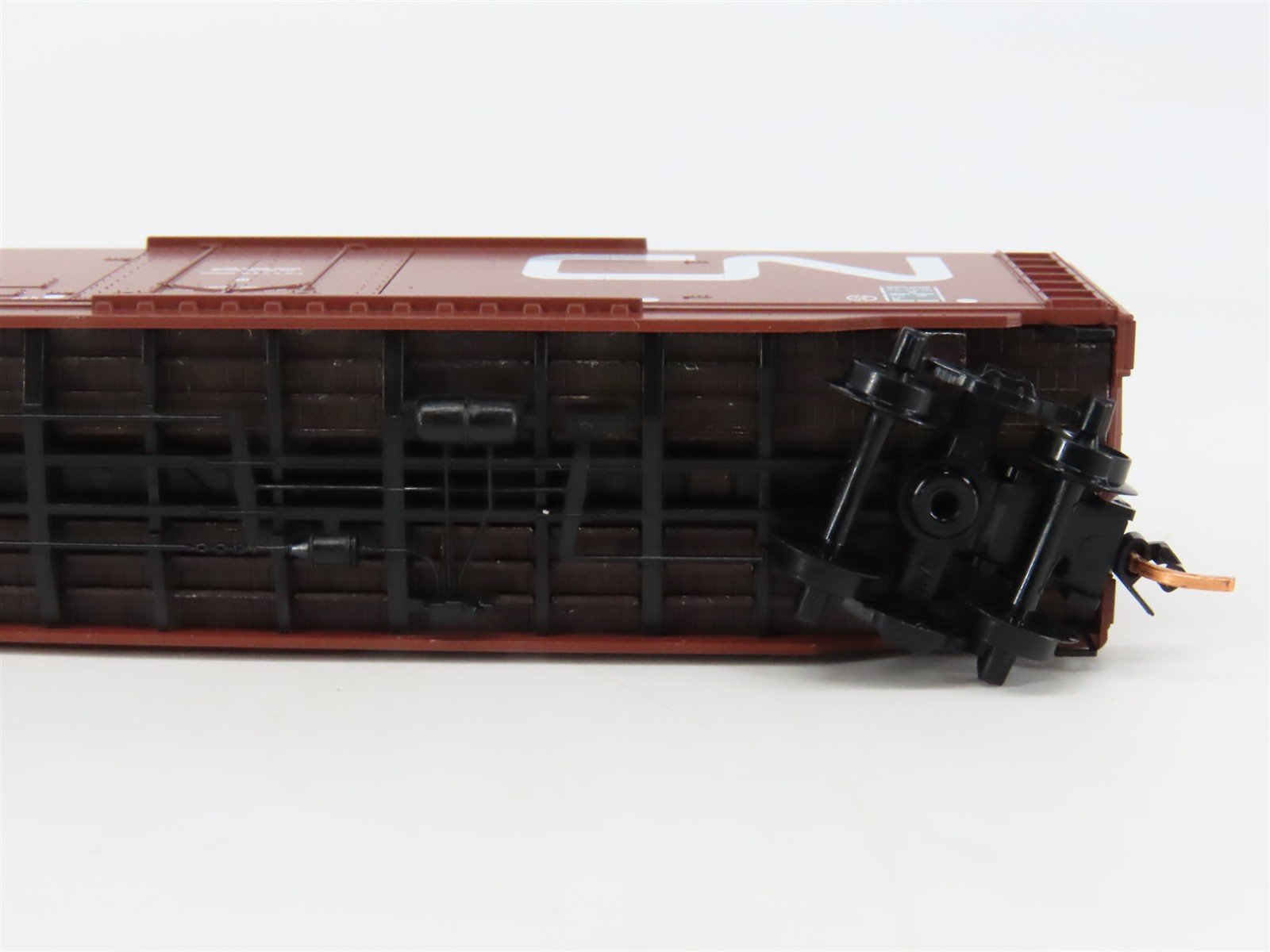 N Scale Micro-Trains 38190 CN Canadian National 50' Plug Door Box Car 401232 RTR