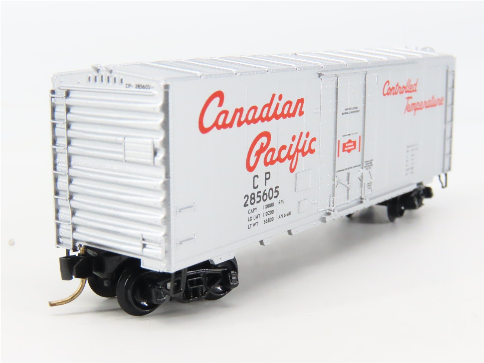 N Scale Micro-Trains 74040/3 CP Canadian Pacific 40' Box Car 285605 RTR