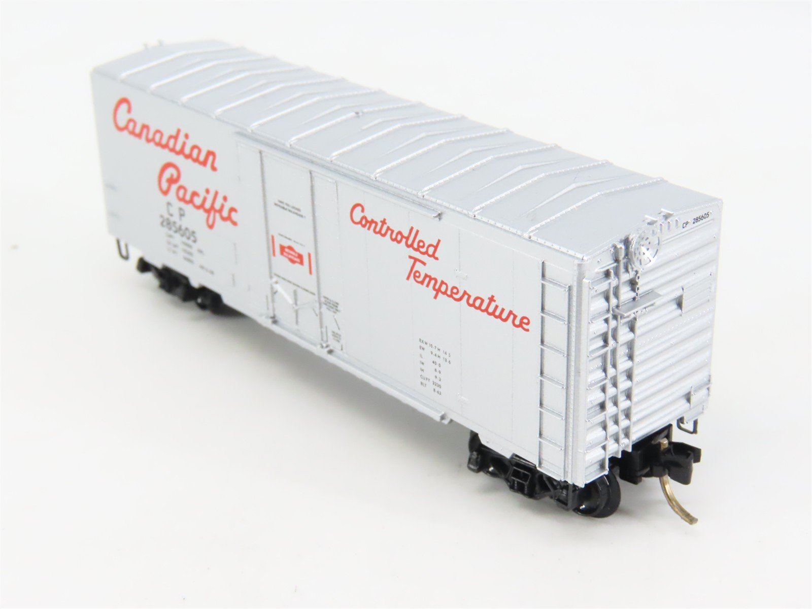 N Scale Micro-Trains 74040/3 CP Canadian Pacific 40' Box Car 285605 RTR