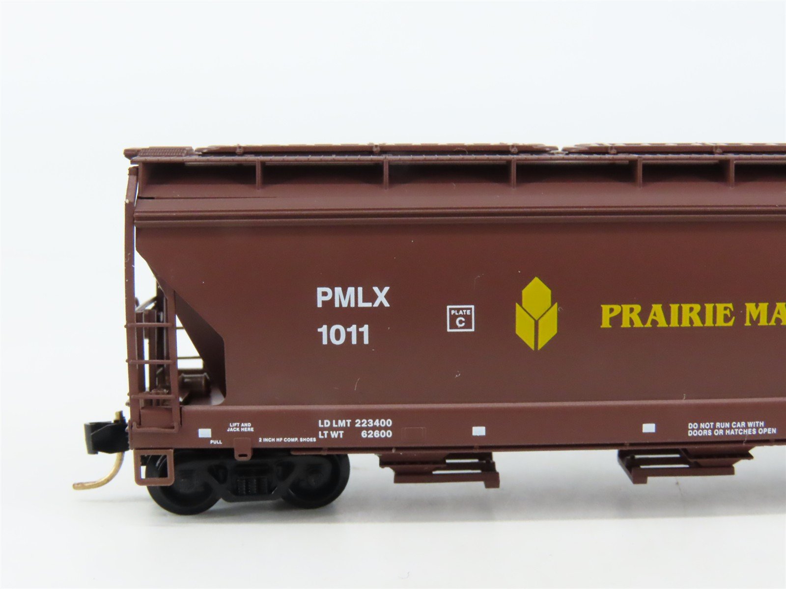 N Scale Micro-Trains 12510 PMLX Prairie Malt Limited 3-Bay Covered Hopper RTR