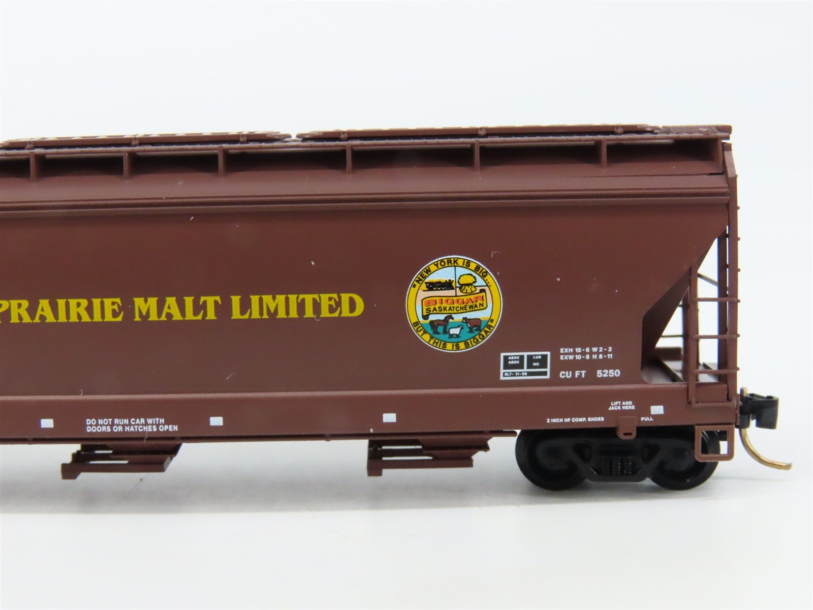 N Scale Micro-Trains 12510 PMLX Prairie Malt Limited 3-Bay Covered Hopper RTR