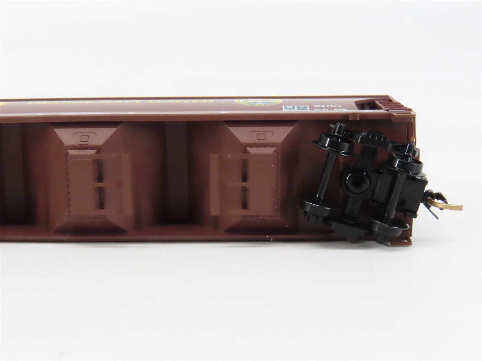 N Scale Micro-Trains 12510 PMLX Prairie Malt Limited 3-Bay Covered Hopper RTR