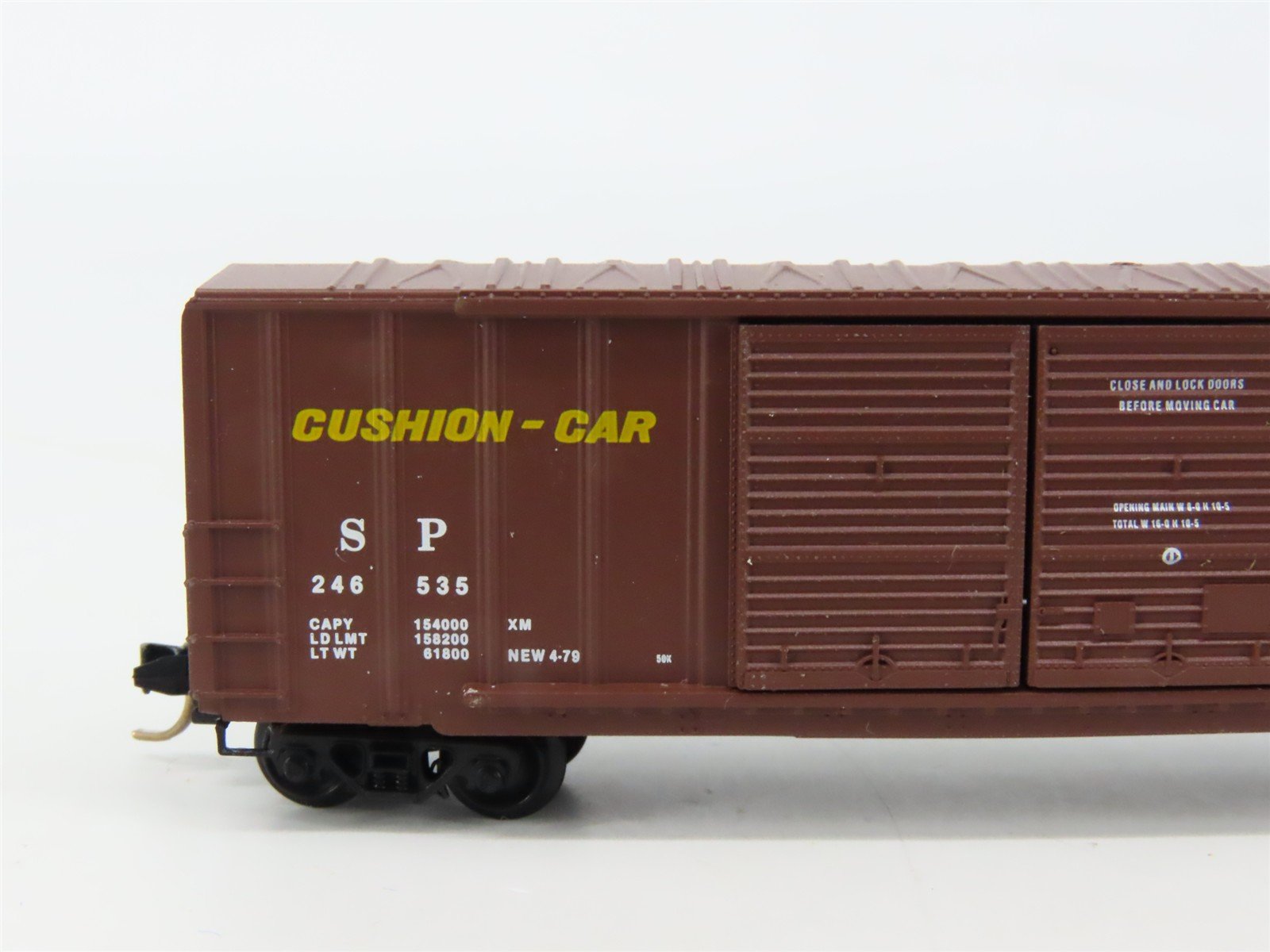 N Scale Micro-Trains 30050 SP Southern Pacific 50' Box Car 246535 RTR