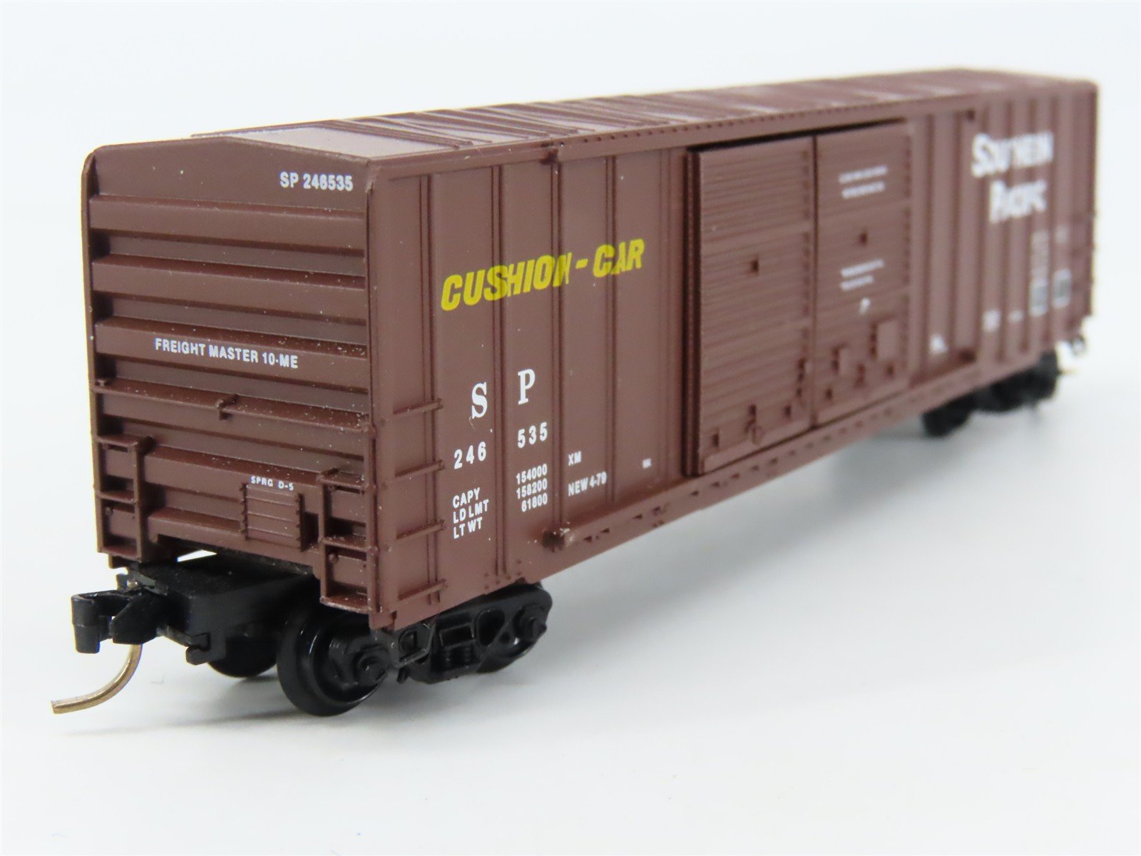 N Scale Micro-Trains 30050 SP Southern Pacific 50' Box Car 246535 RTR