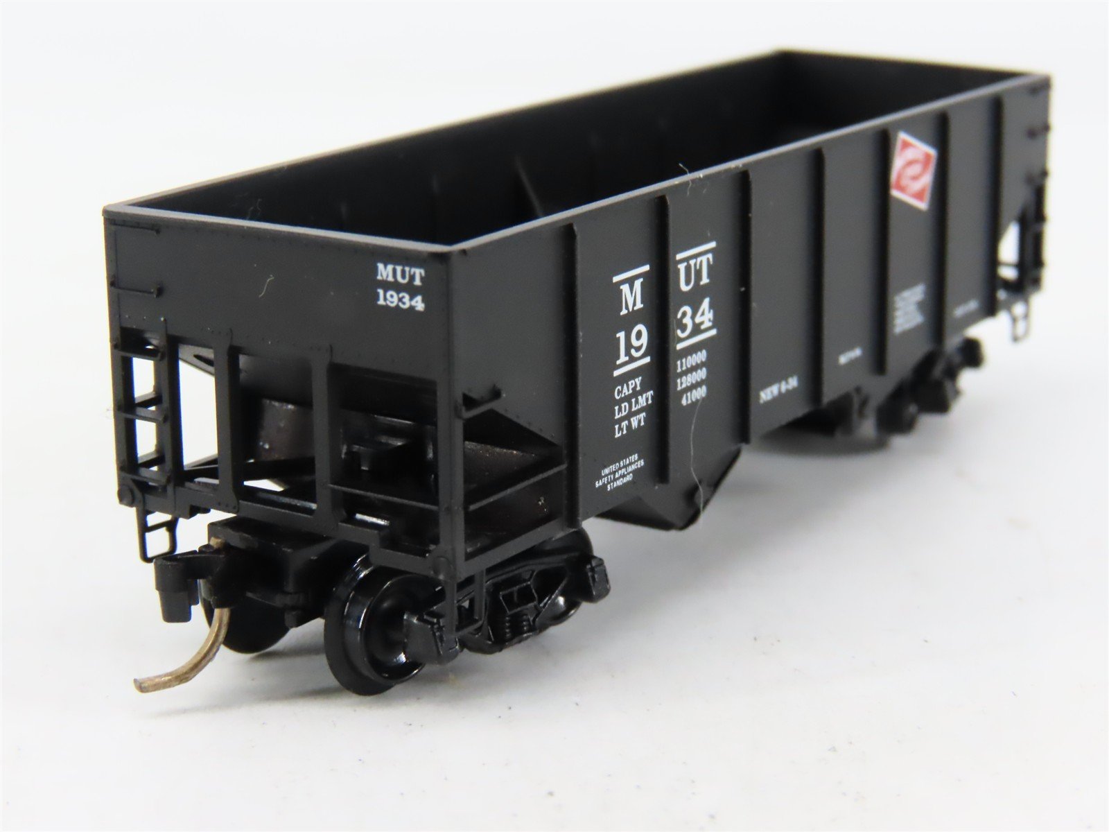 N Scale Micro-Trains 1934 MUT Milwaukee Union Terminal 2-Bay Hopper 1934 RTR