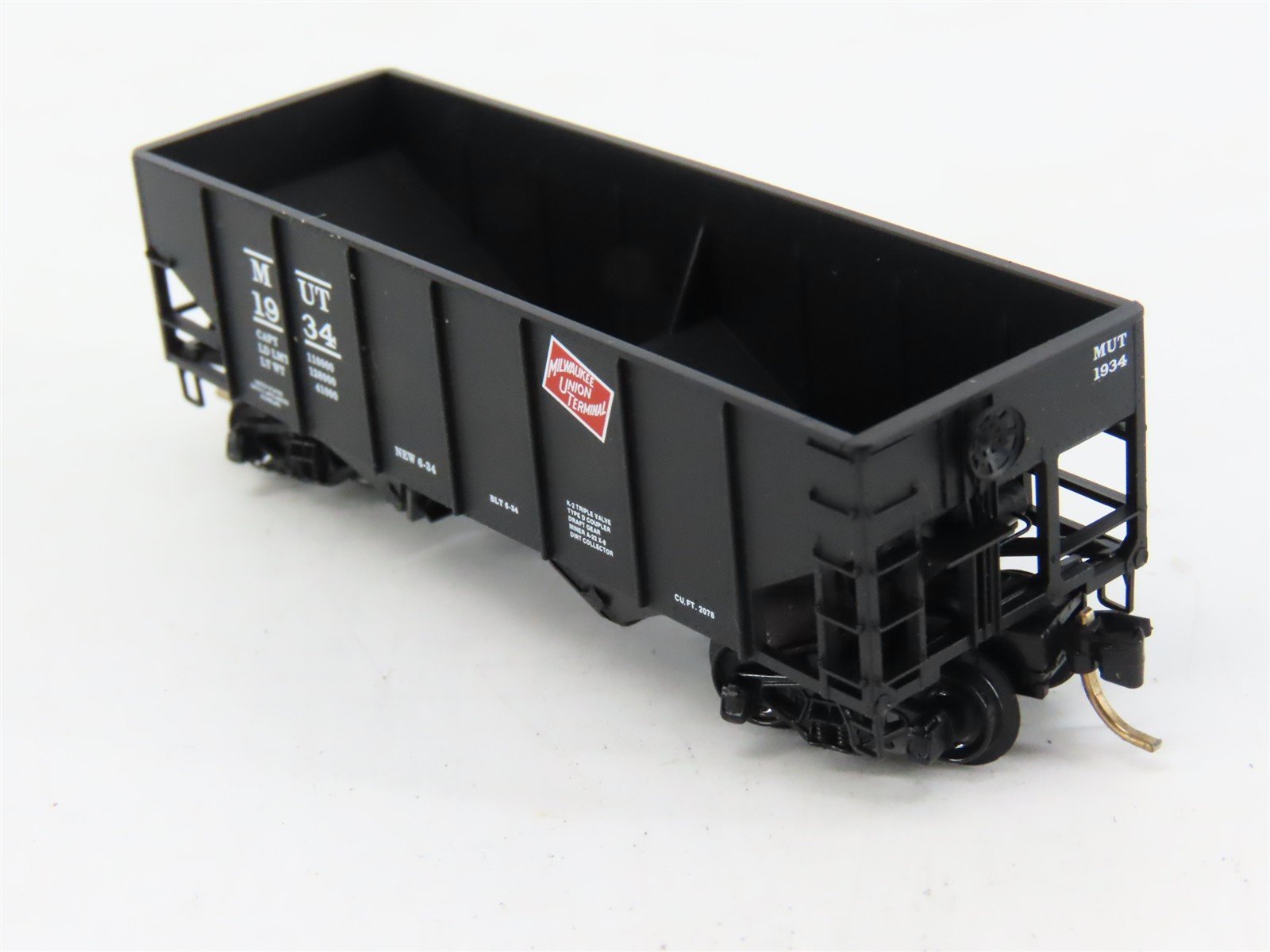 N Scale Micro-Trains 1934 MUT Milwaukee Union Terminal 2-Bay Hopper 1934 RTR