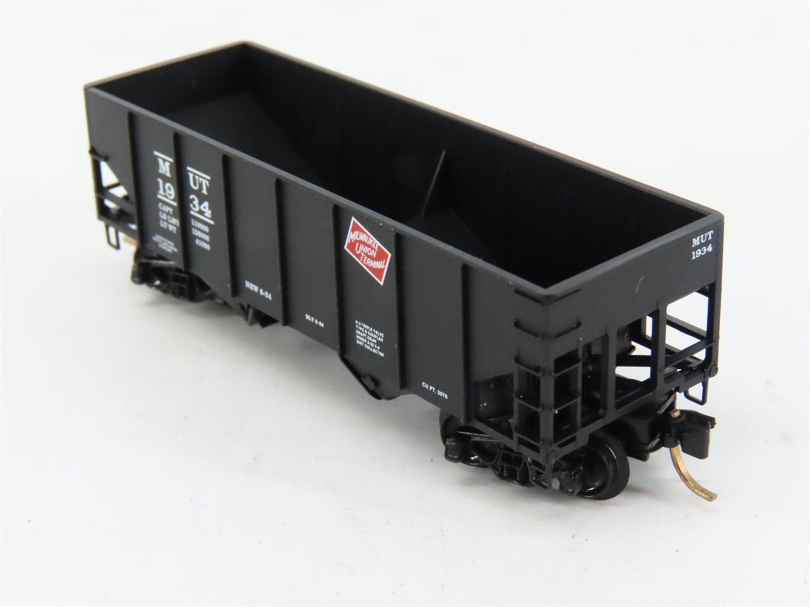 N Scale Micro-Trains 1934 MUT Milwaukee Union Terminal 2-Bay Hopper 1934 RTR