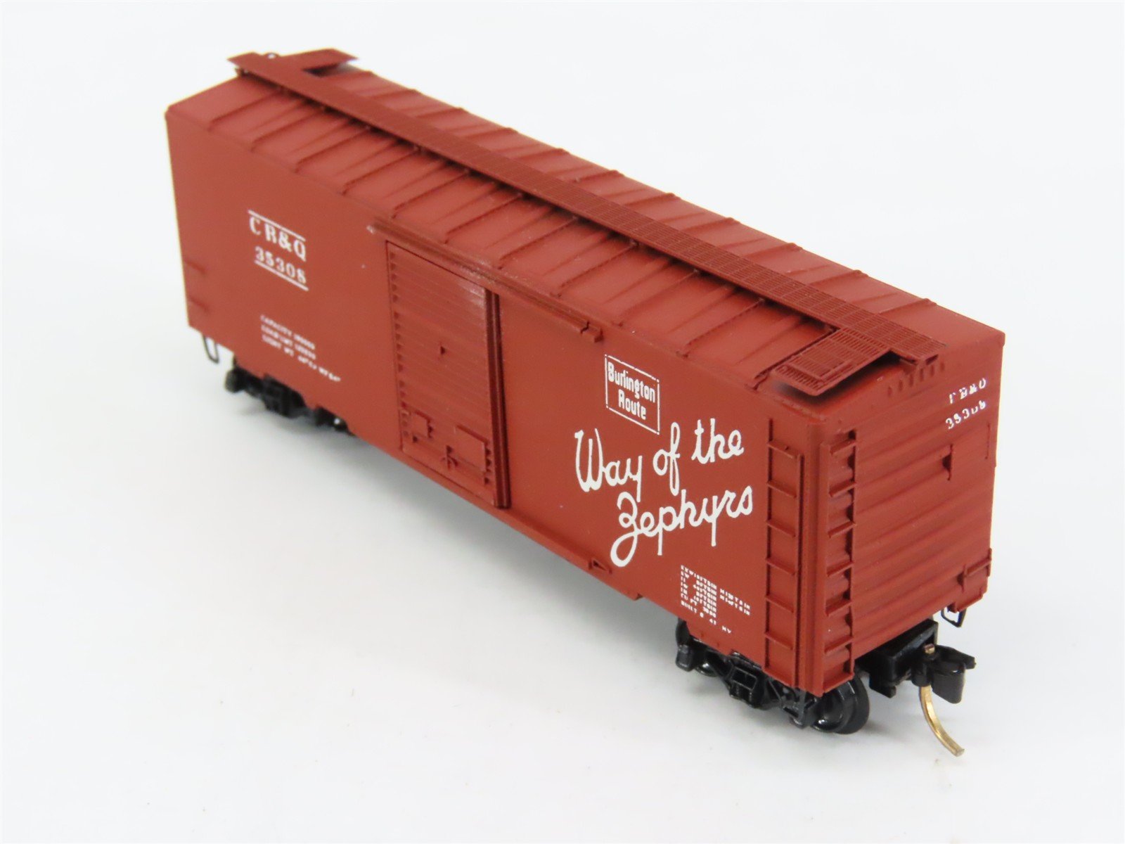 N Scale Micro-Trains 20130 CB&Q Chicago, Burlington & Quincy 40' Box Car RTR
