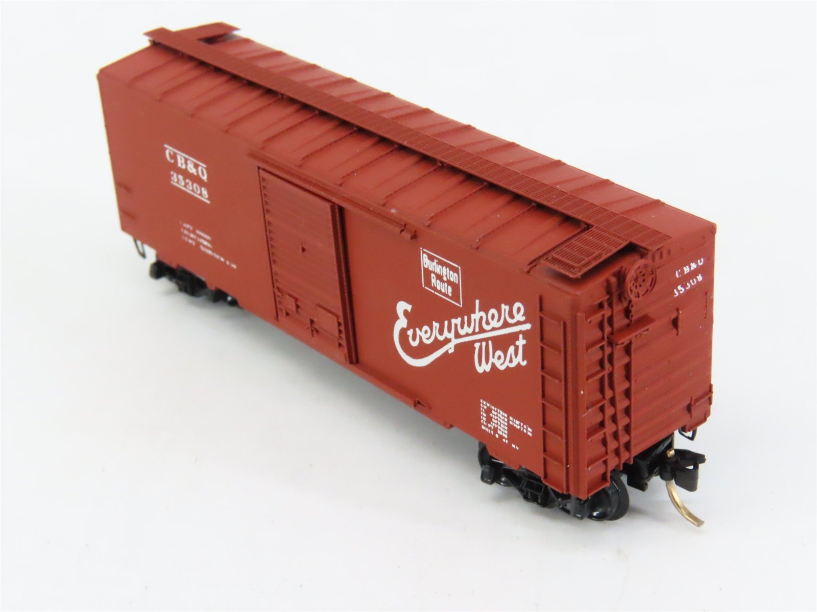 N Scale Micro-Trains 20130 CB&Q Chicago, Burlington & Quincy 40' Box Car RTR