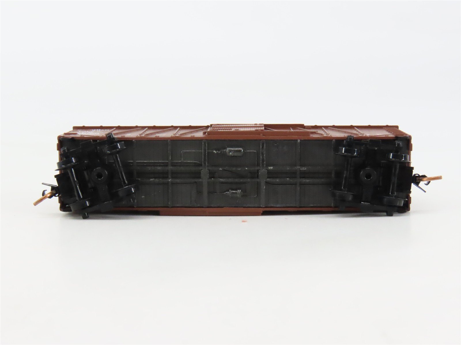 N Scale Micro-Trains 28120 CP Canadian Pacific 40' Box Car 230100 RTR