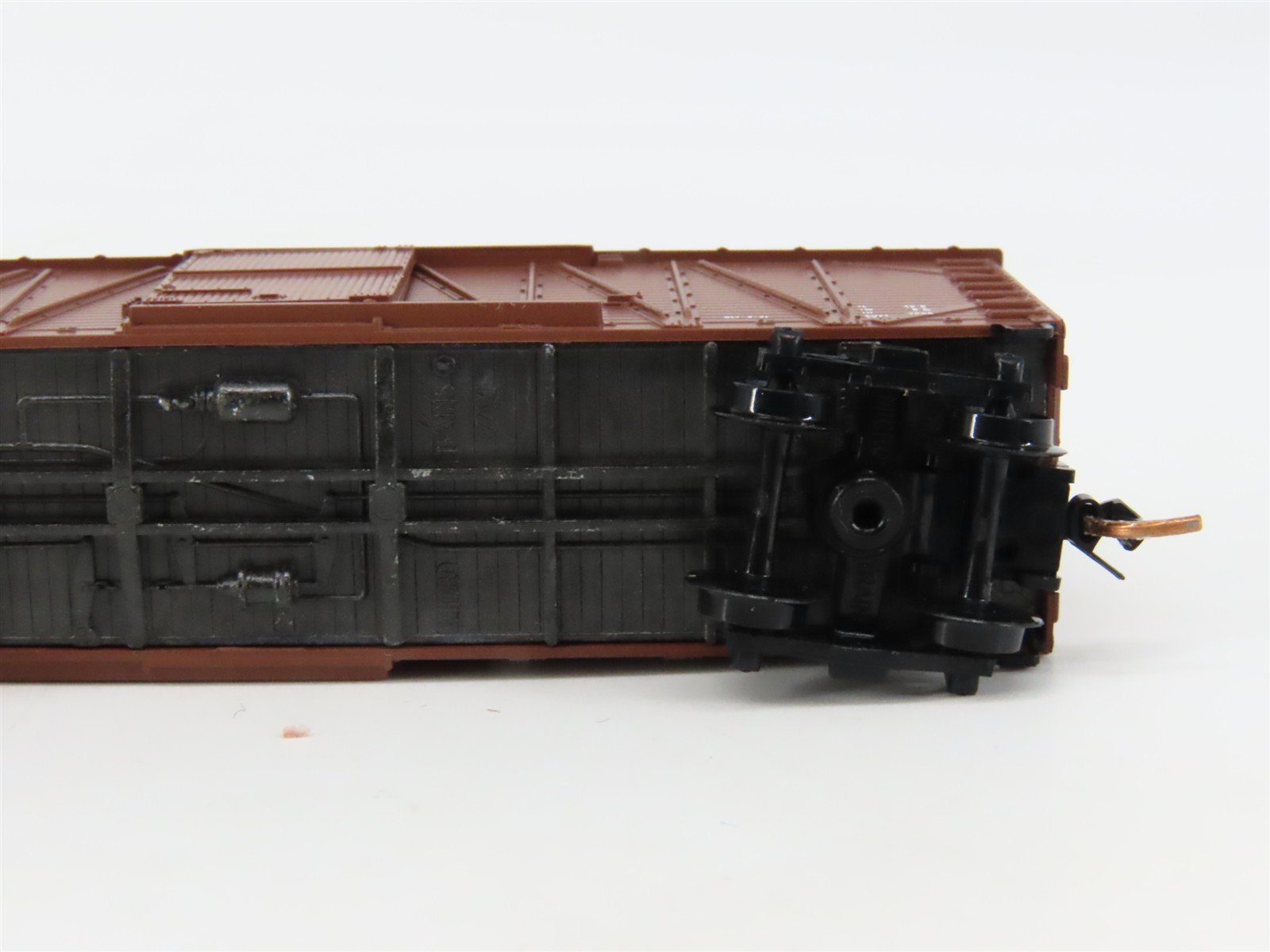 N Scale Micro-Trains 28120 CP Canadian Pacific 40' Box Car 230100 RTR