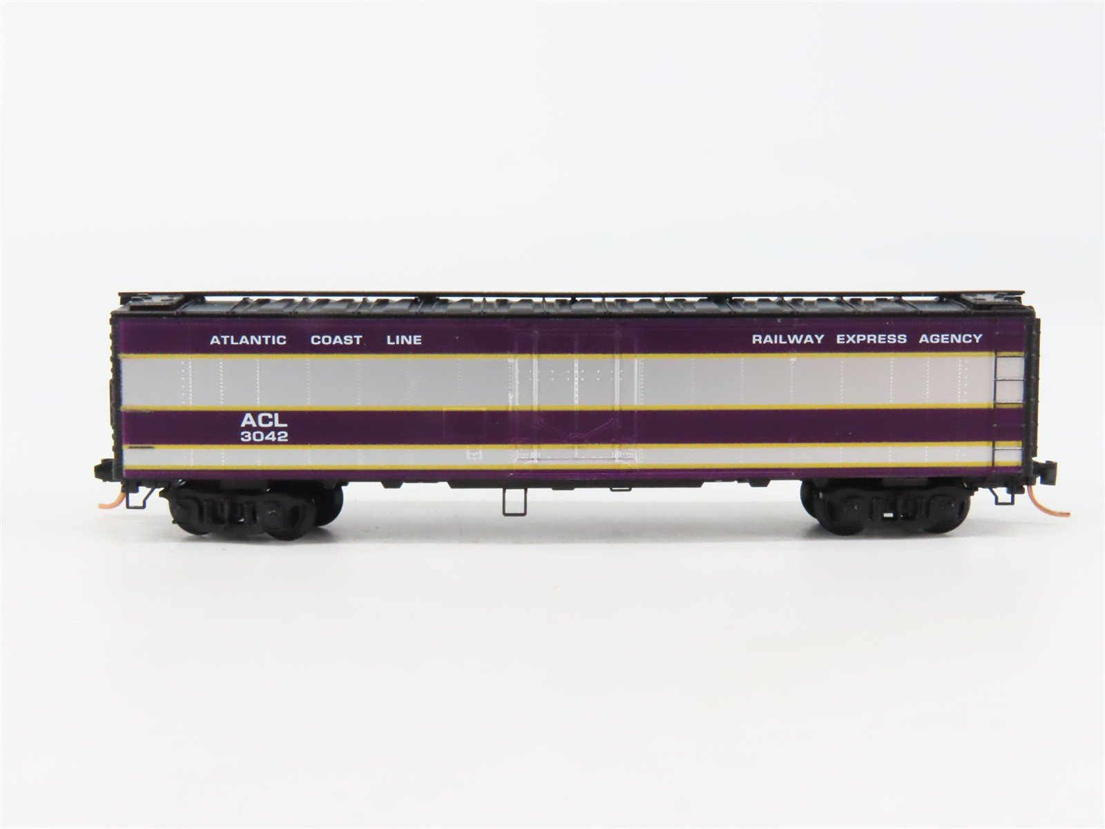 N Scale Micro-Trains 52040 ACL Atlantic Coast Line 52' Express Reefer 3042 RTR