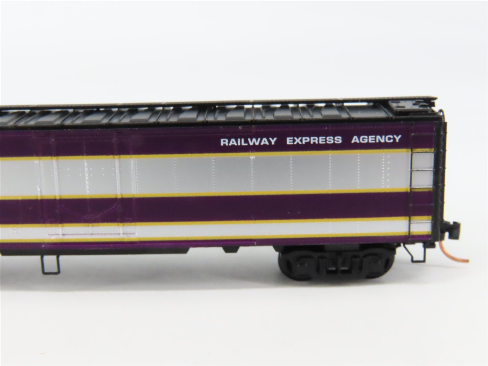 N Scale Micro-Trains 52040 ACL Atlantic Coast Line 52' Express Reefer 3042 RTR