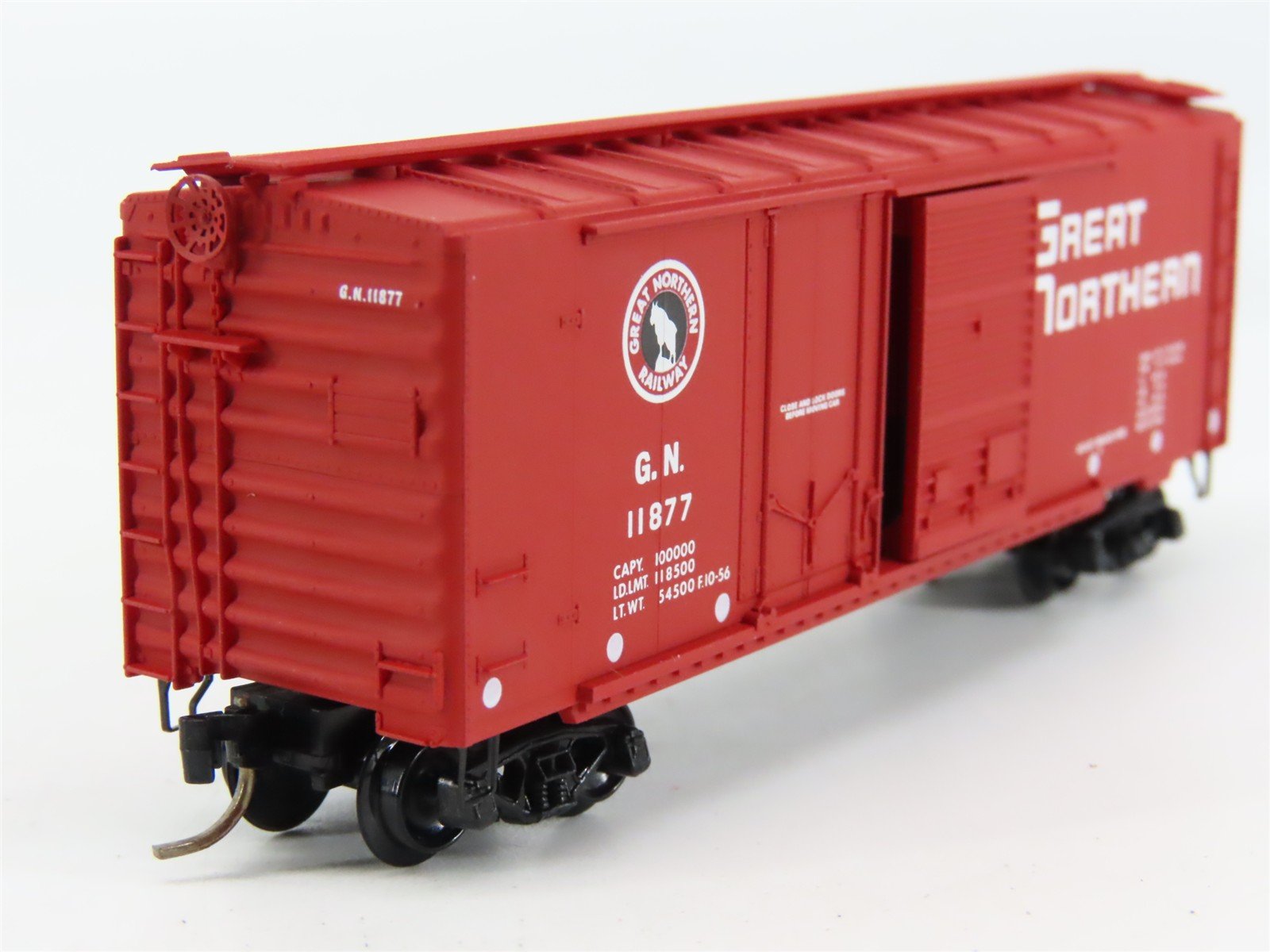 N Scale Micro-Trains 22020 GN Great Northern 40' Box Car 11877 RTR